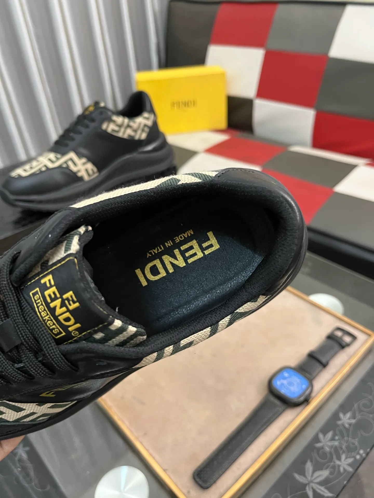 Men's Men's Shoes💰458⌚️⌚️[Fendi] Fendi's latest casual shoes for men! Available at counters simultaneously! Made entirely of imported top-grain calfskin, the interior is made of top-grain water-dyed cowhide, and the original factory-supplied rubber outsole. Leading new fashion concepts. Matching code: 38-444️⃣Colors available
